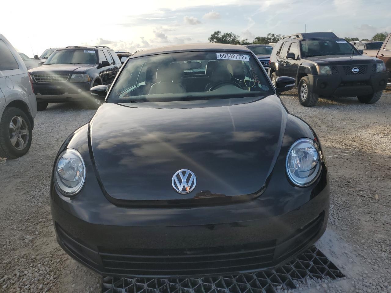 Photo 5 VIN: 3VW507AT3EM812899 - VOLKSWAGEN BEETLE 