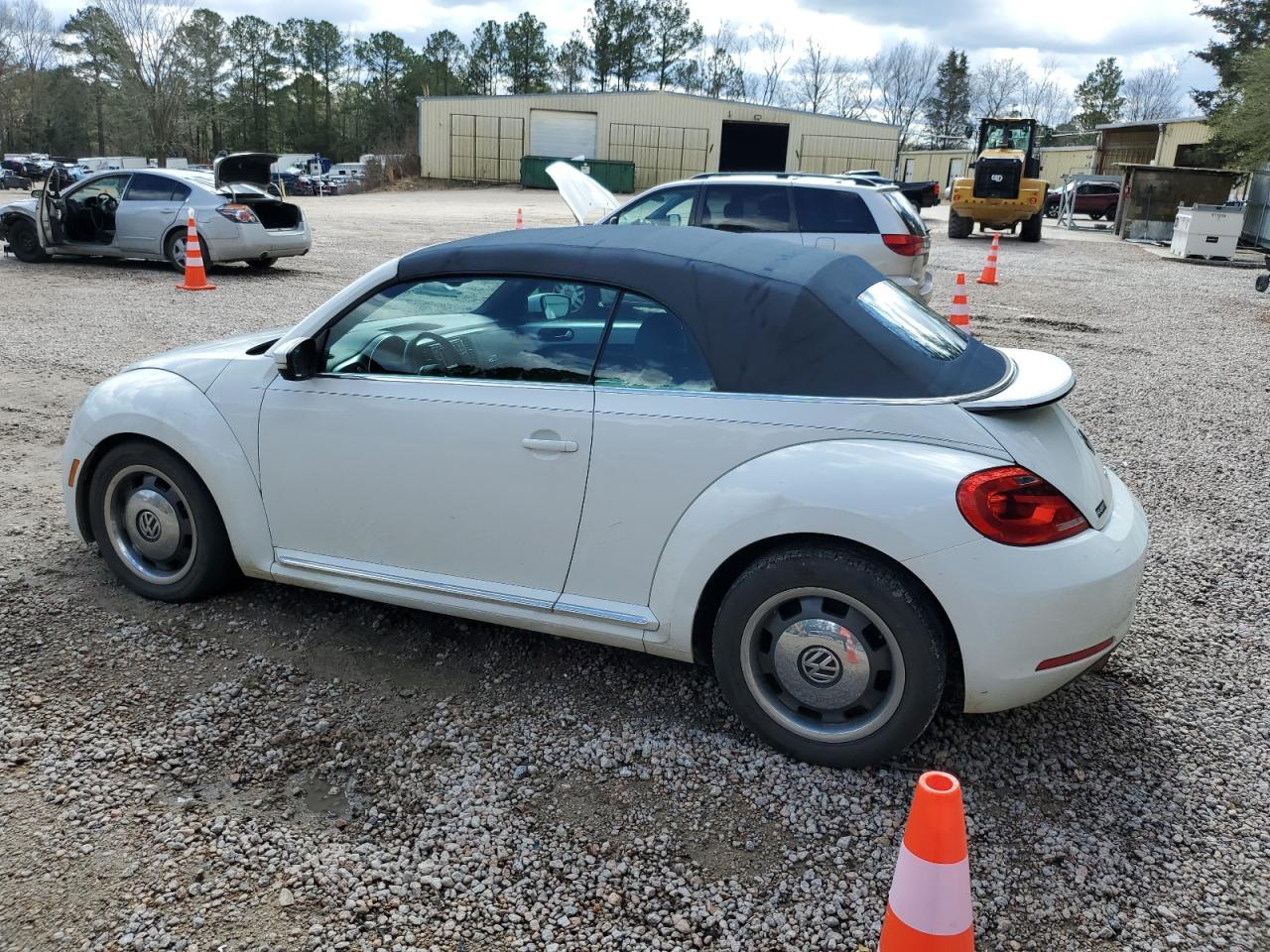 Photo 1 VIN: 3VW517AT0GM823164 - VOLKSWAGEN BEETLE 