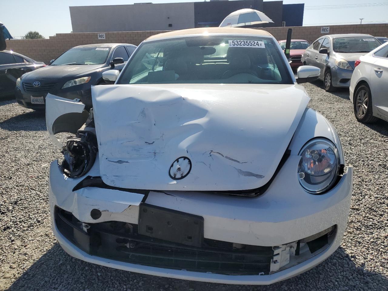 Photo 4 VIN: 3VW517AT3FM811007 - VOLKSWAGEN BEETLE 