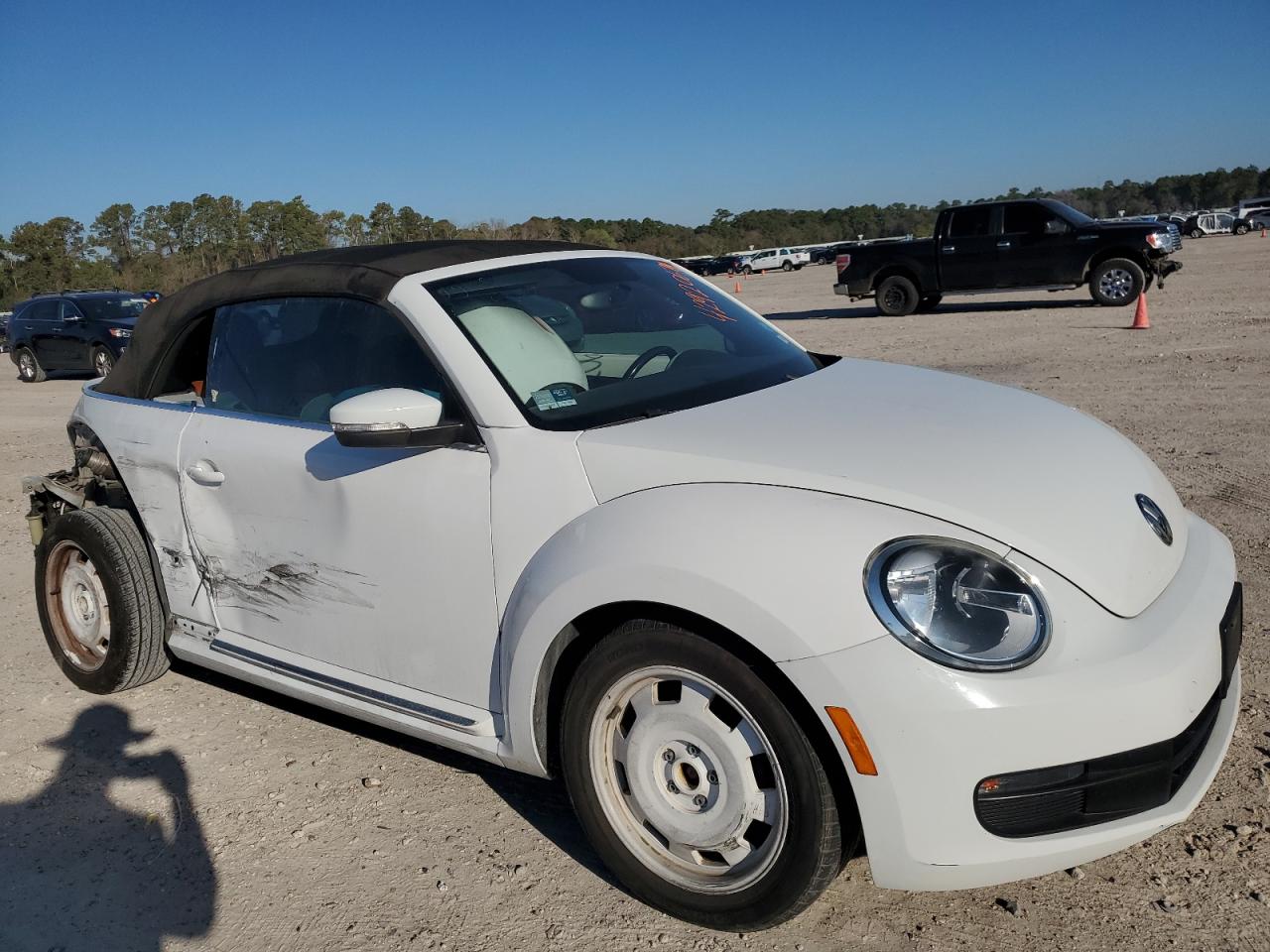 Photo 3 VIN: 3VW517AT4FM809136 - VOLKSWAGEN BEETLE 