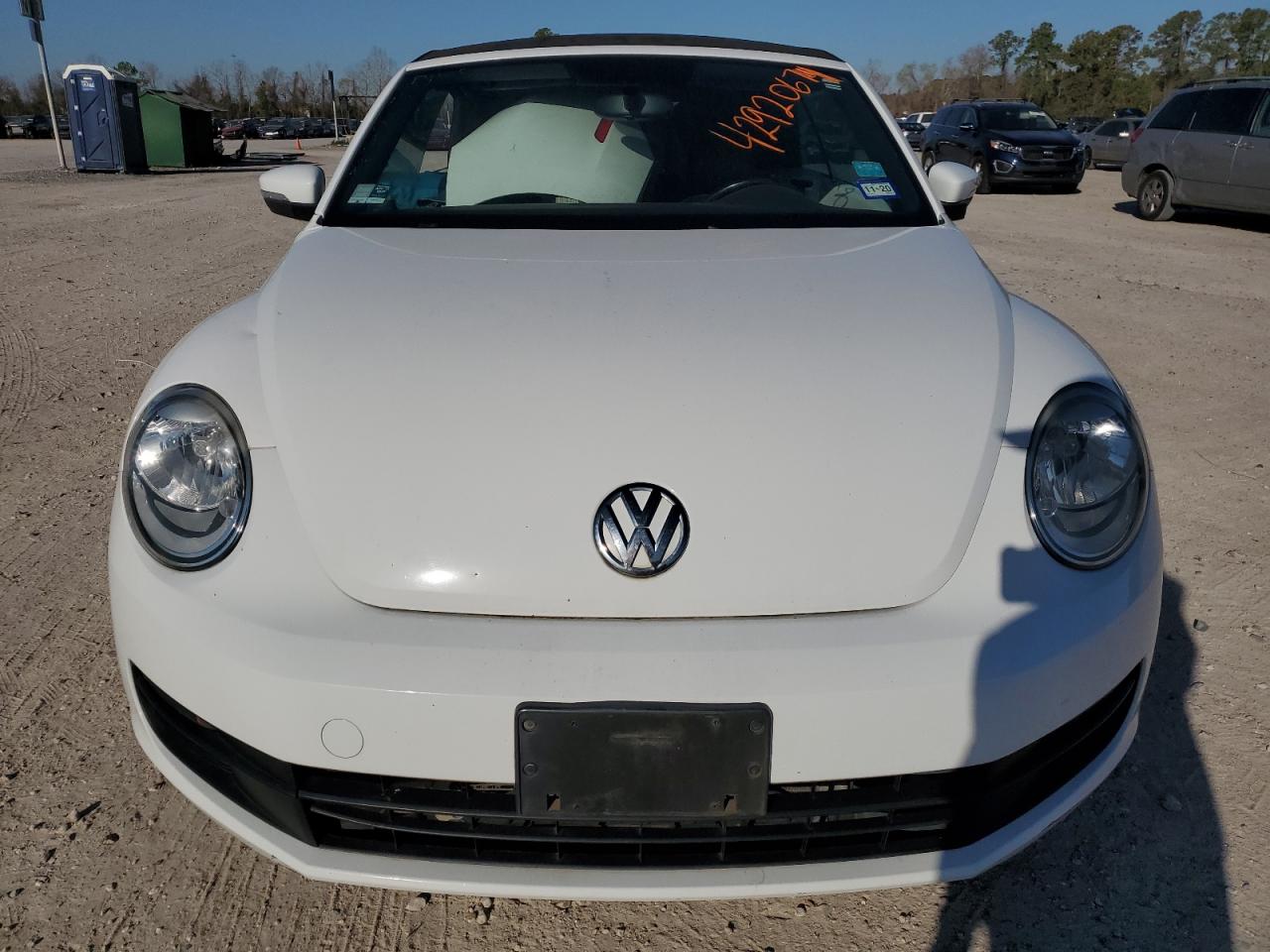 Photo 4 VIN: 3VW517AT4FM809136 - VOLKSWAGEN BEETLE 