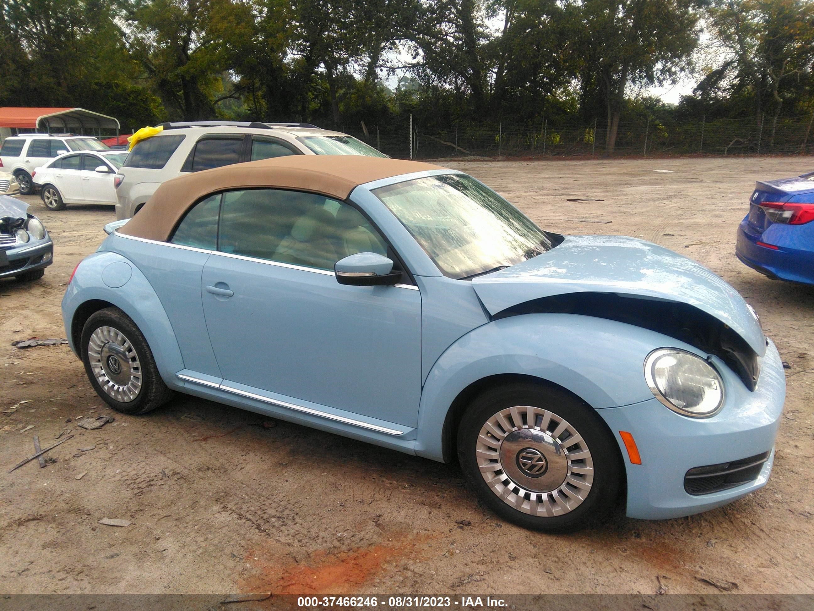 Photo 12 VIN: 3VW517AT5FM804902 - VOLKSWAGEN BEETLE 