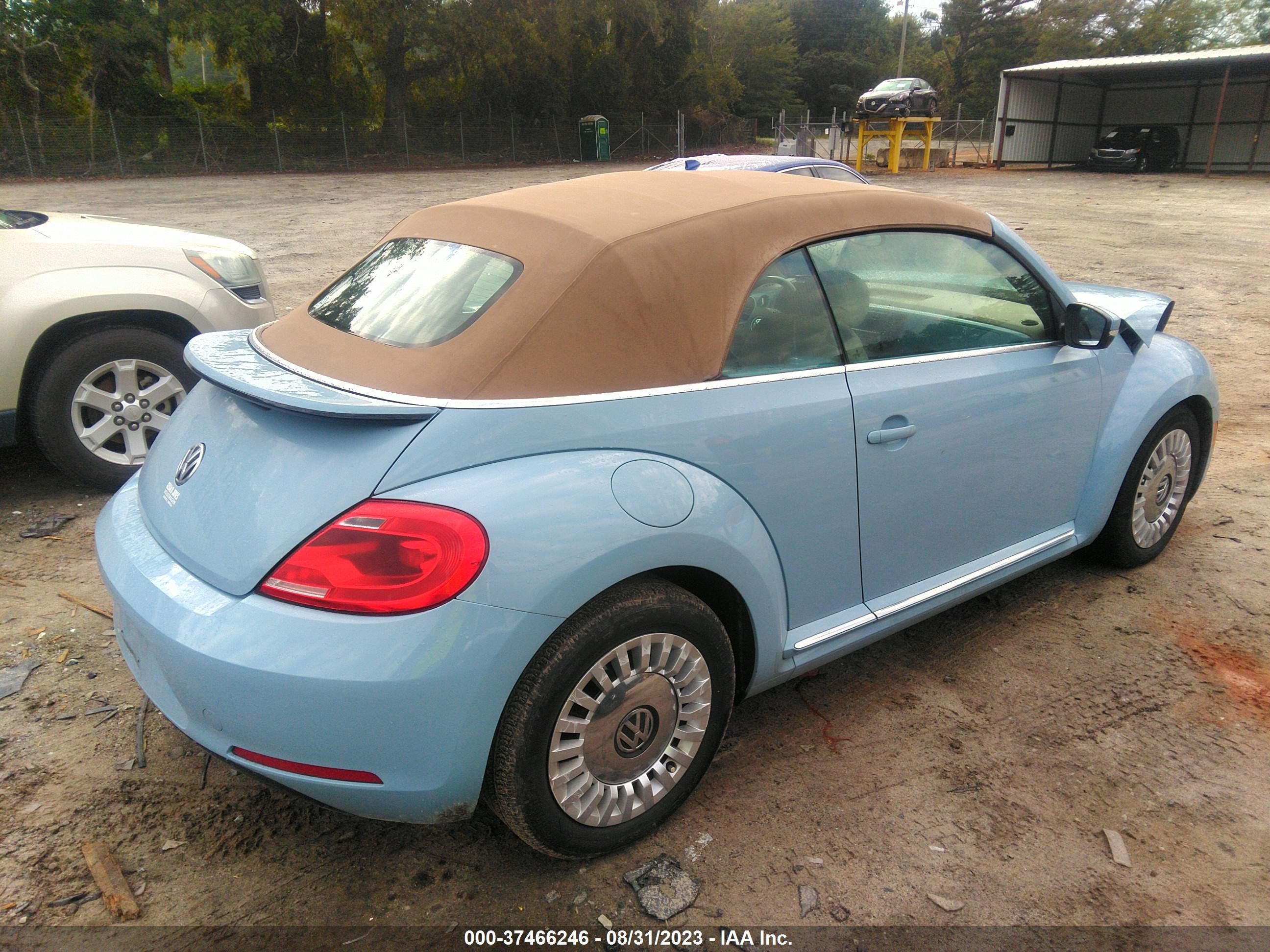 Photo 3 VIN: 3VW517AT5FM804902 - VOLKSWAGEN BEETLE 