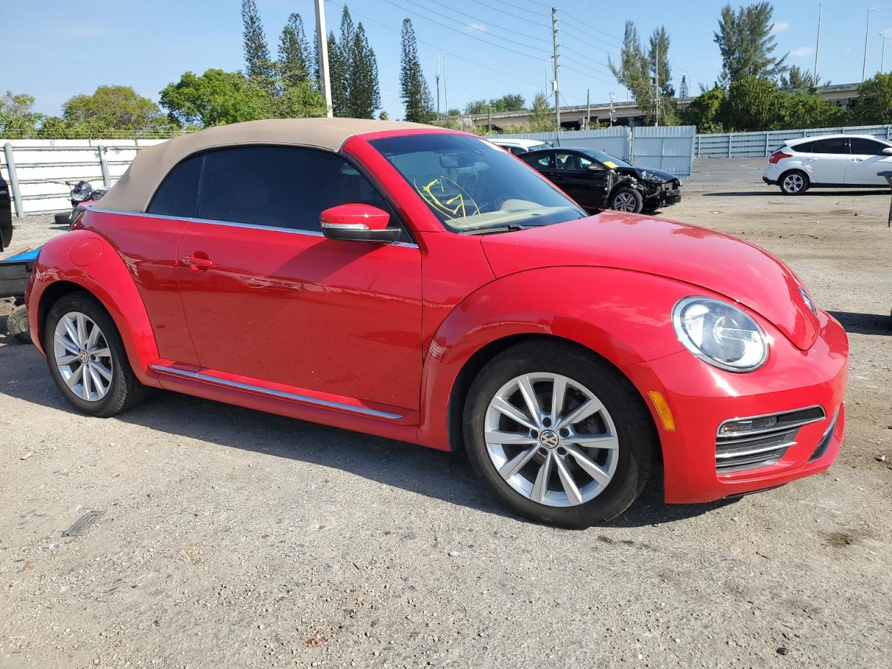 Photo 3 VIN: 3VW517AT5HM809701 - VOLKSWAGEN BEETLE 