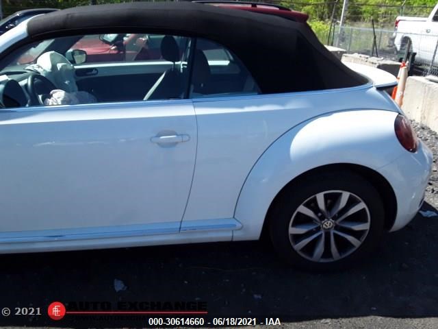 Photo 6 VIN: 3VW517AT7HM824961 - VOLKSWAGEN BEETLE CONVERTIBLE 