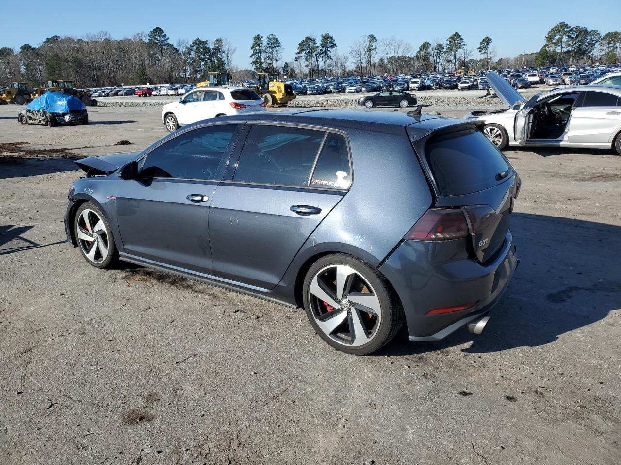 Photo 1 VIN: 3VW547AU0JM260463 - VOLKSWAGEN GTI 