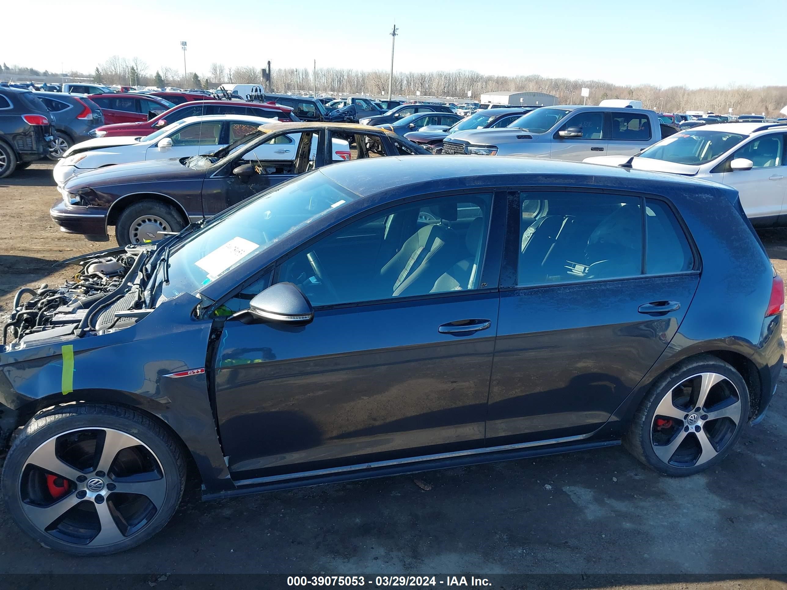 Photo 13 VIN: 3VW547AU2JM265728 - VOLKSWAGEN GOLF 