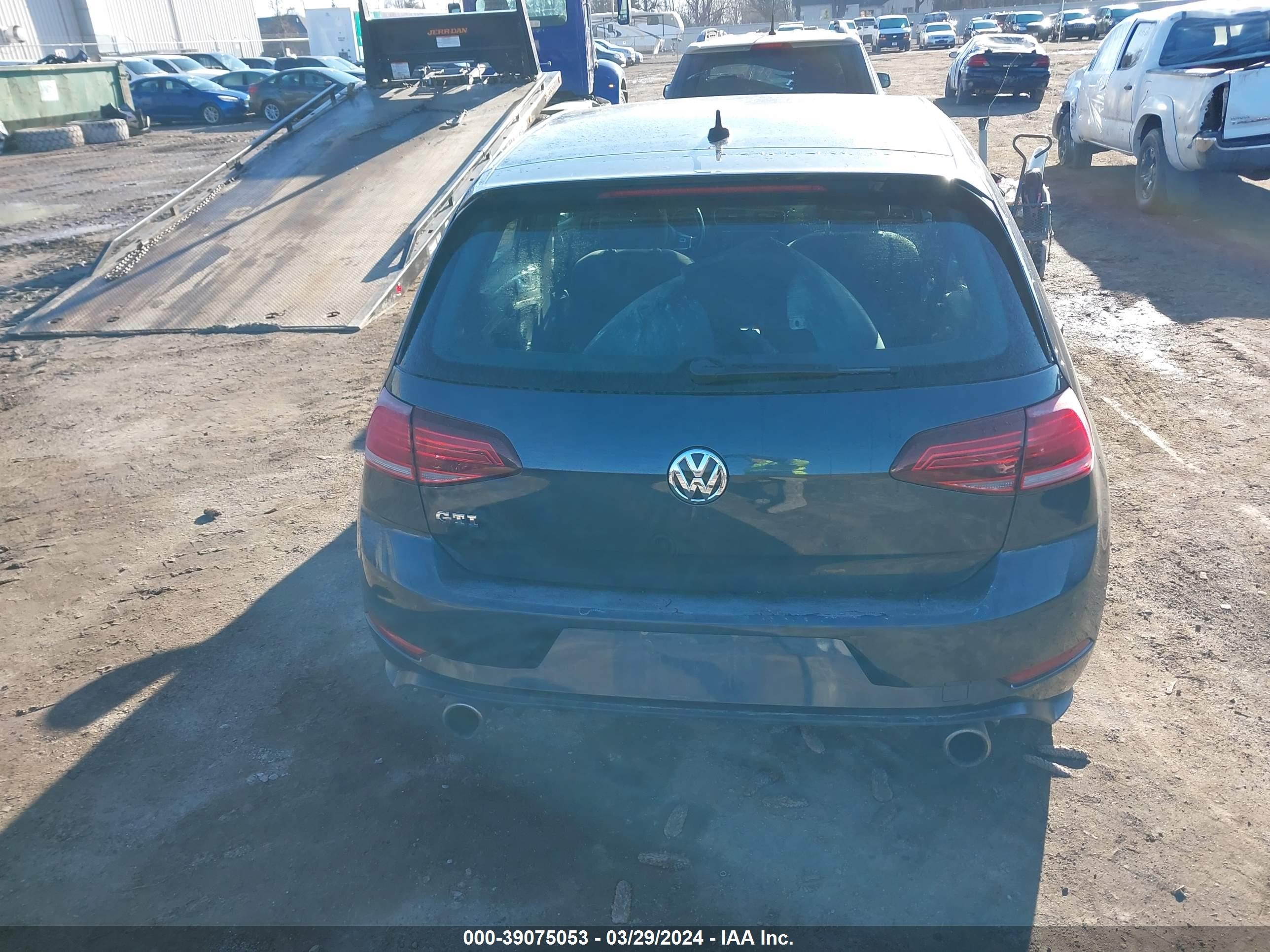 Photo 15 VIN: 3VW547AU2JM265728 - VOLKSWAGEN GOLF 