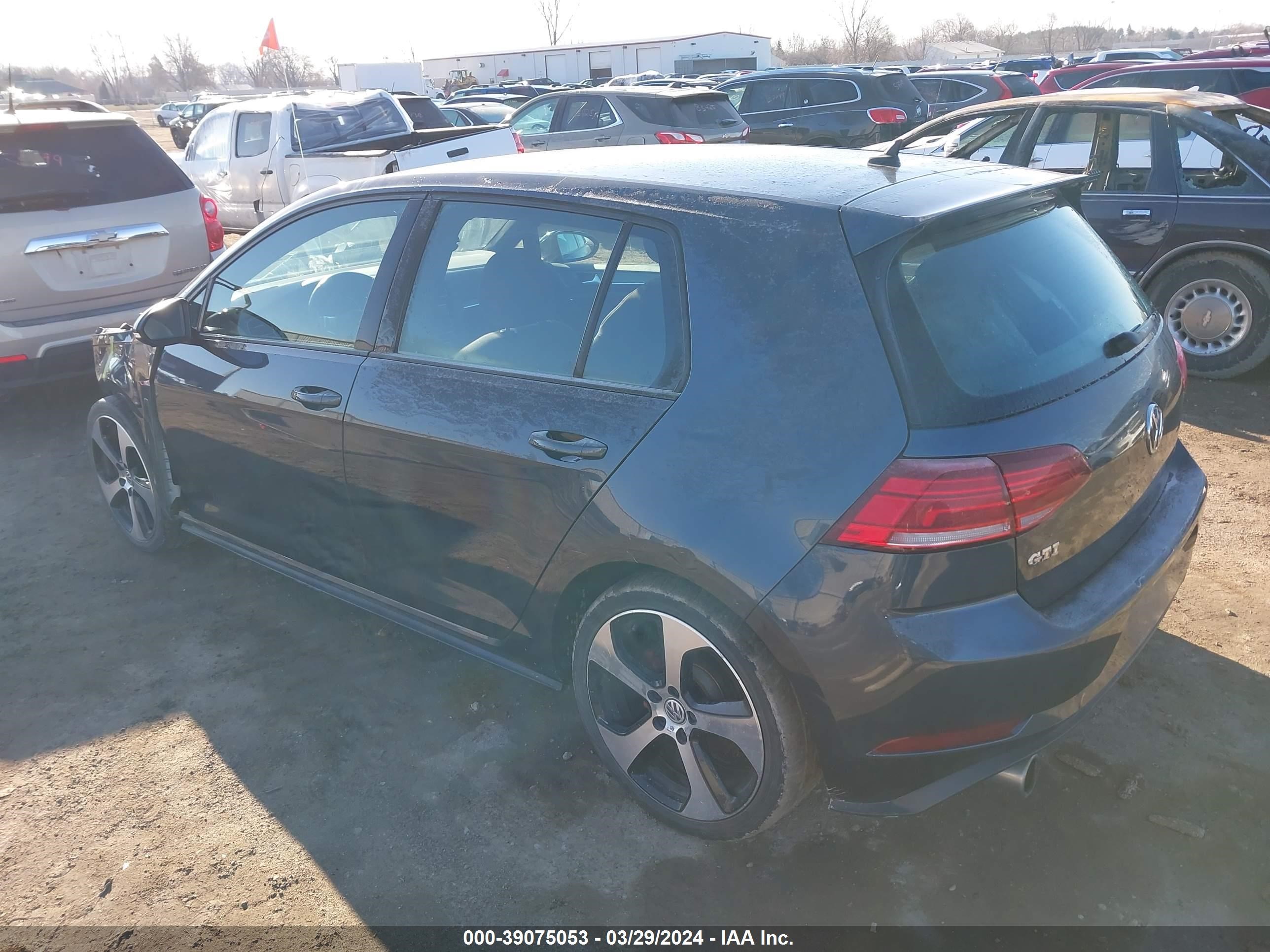 Photo 2 VIN: 3VW547AU2JM265728 - VOLKSWAGEN GOLF 