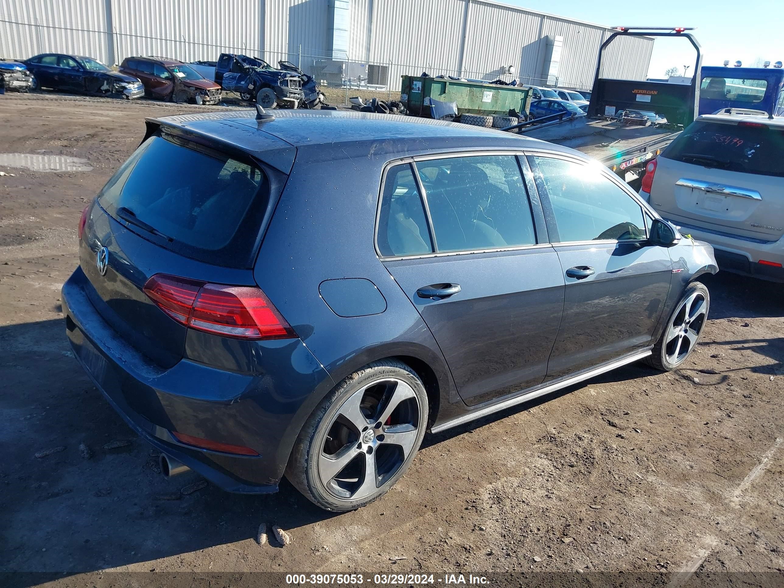 Photo 3 VIN: 3VW547AU2JM265728 - VOLKSWAGEN GOLF 