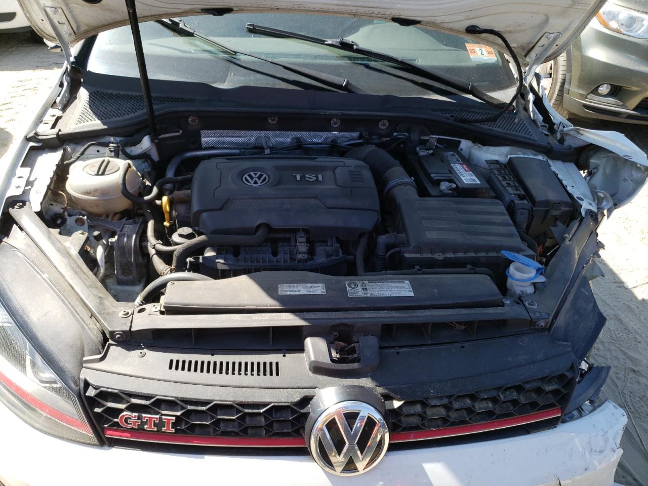 Photo 10 VIN: 3VW547AU3HM007535 - VOLKSWAGEN GTI 