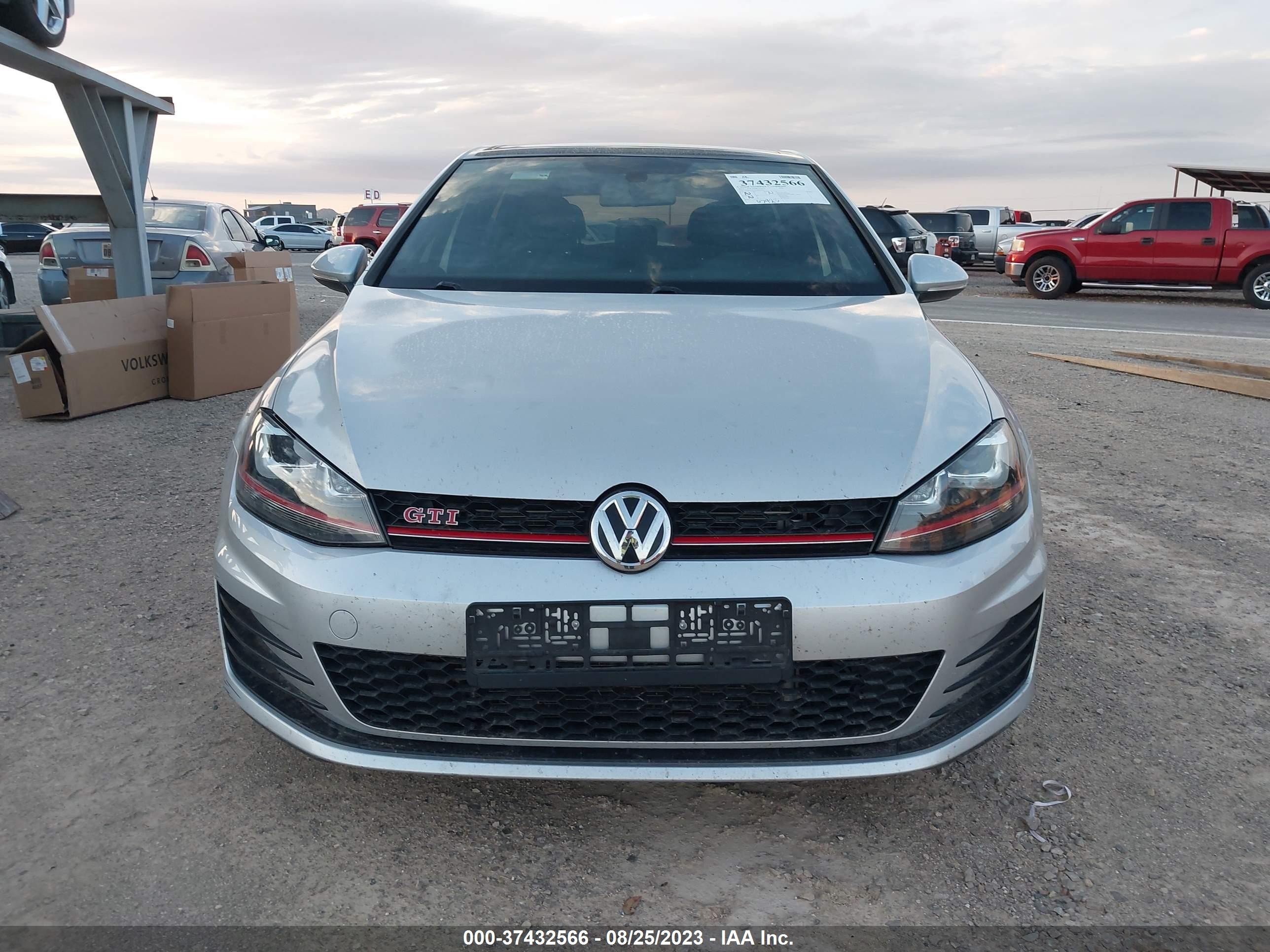 Photo 12 VIN: 3VW547AU5GM041944 - VOLKSWAGEN GOLF GTI 