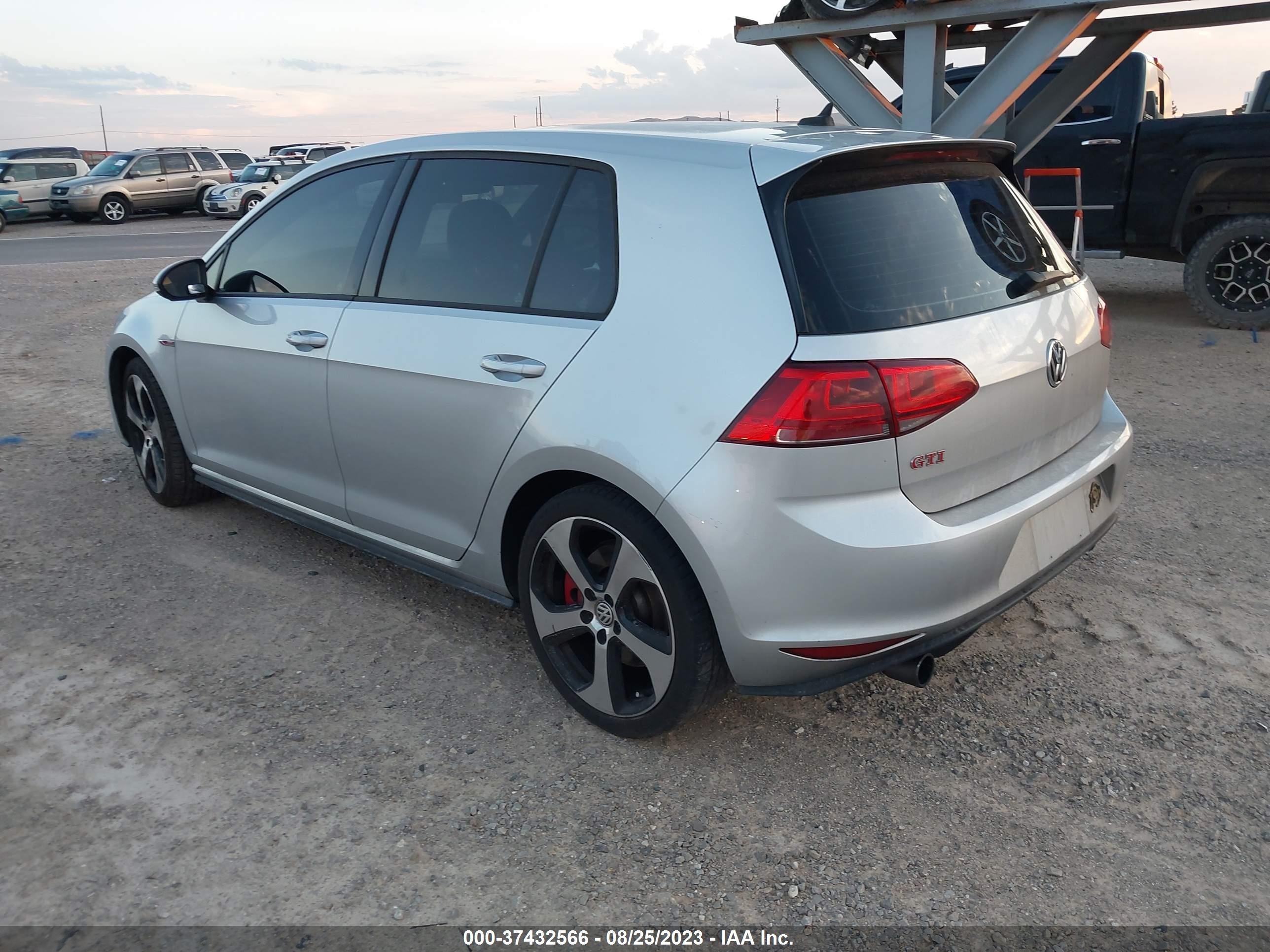 Photo 2 VIN: 3VW547AU5GM041944 - VOLKSWAGEN GOLF GTI 