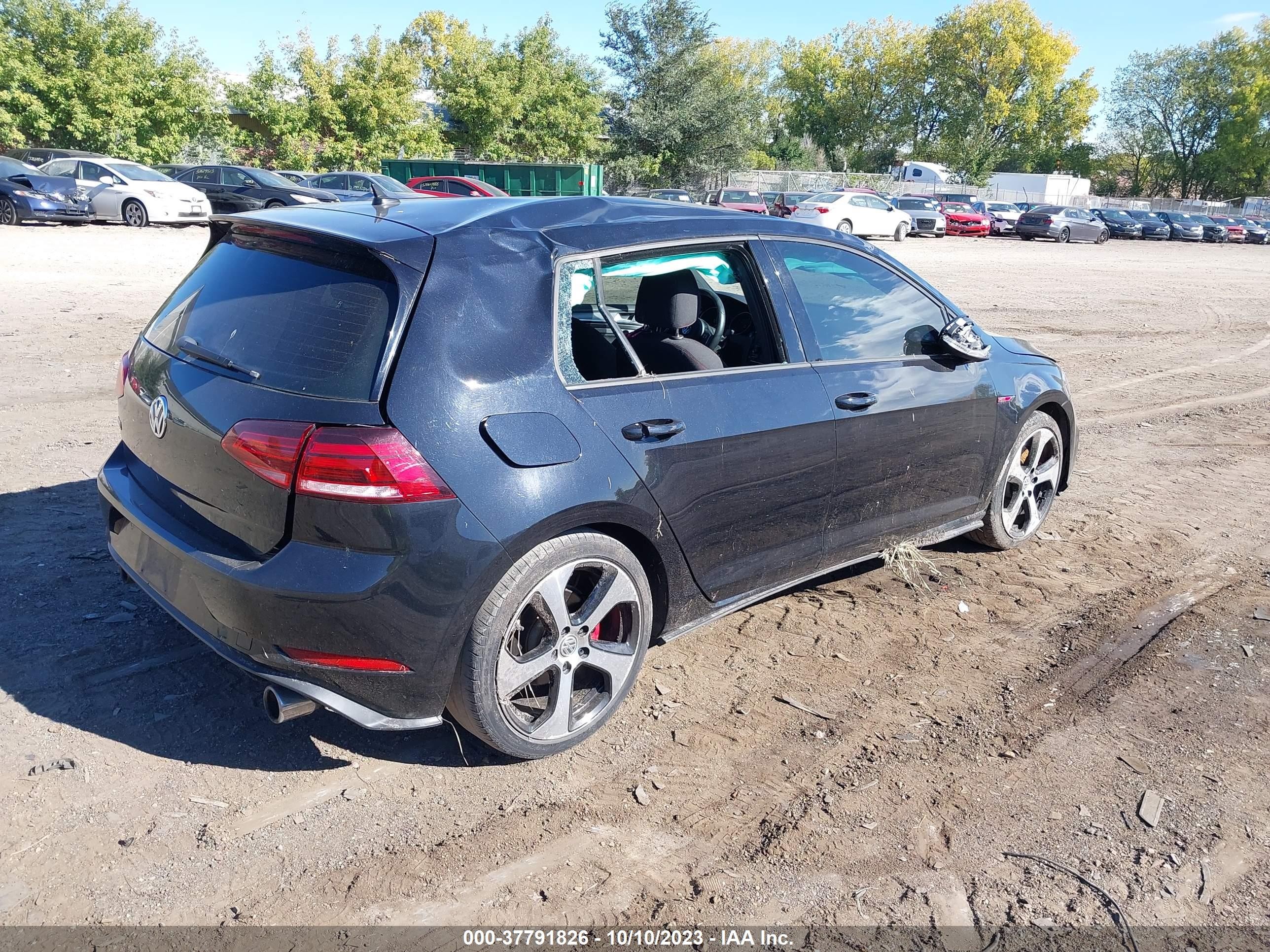 Photo 3 VIN: 3VW547AU5JM296276 - VOLKSWAGEN GOLF 