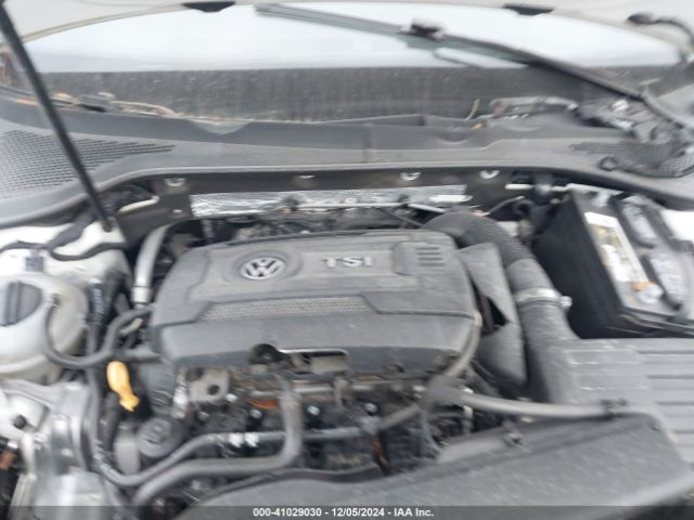 Photo 9 VIN: 3VW547AU7GM067865 - VOLKSWAGEN GOLF GTI 