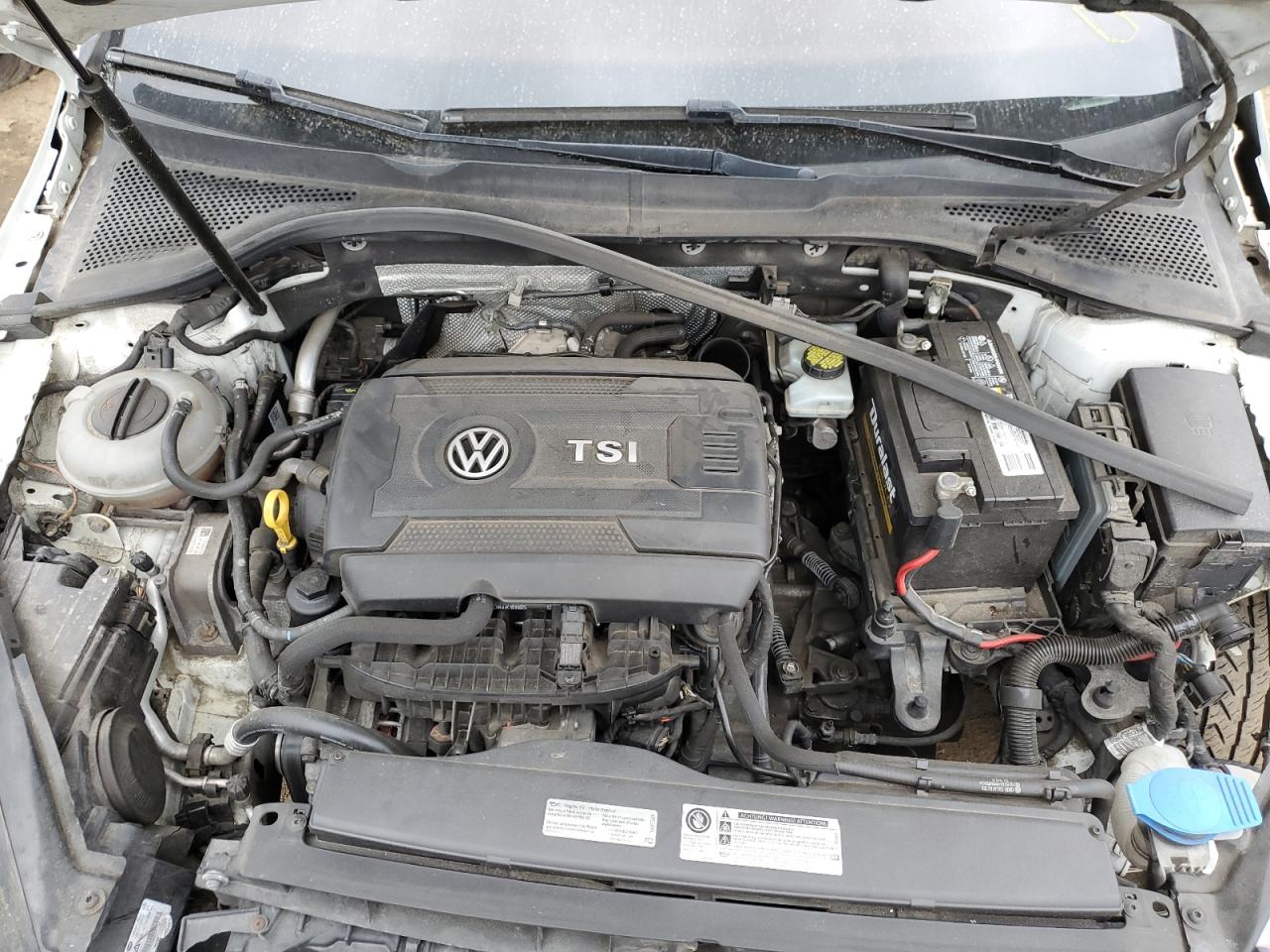 Photo 10 VIN: 3VW547AU8GM041503 - VOLKSWAGEN GTI 