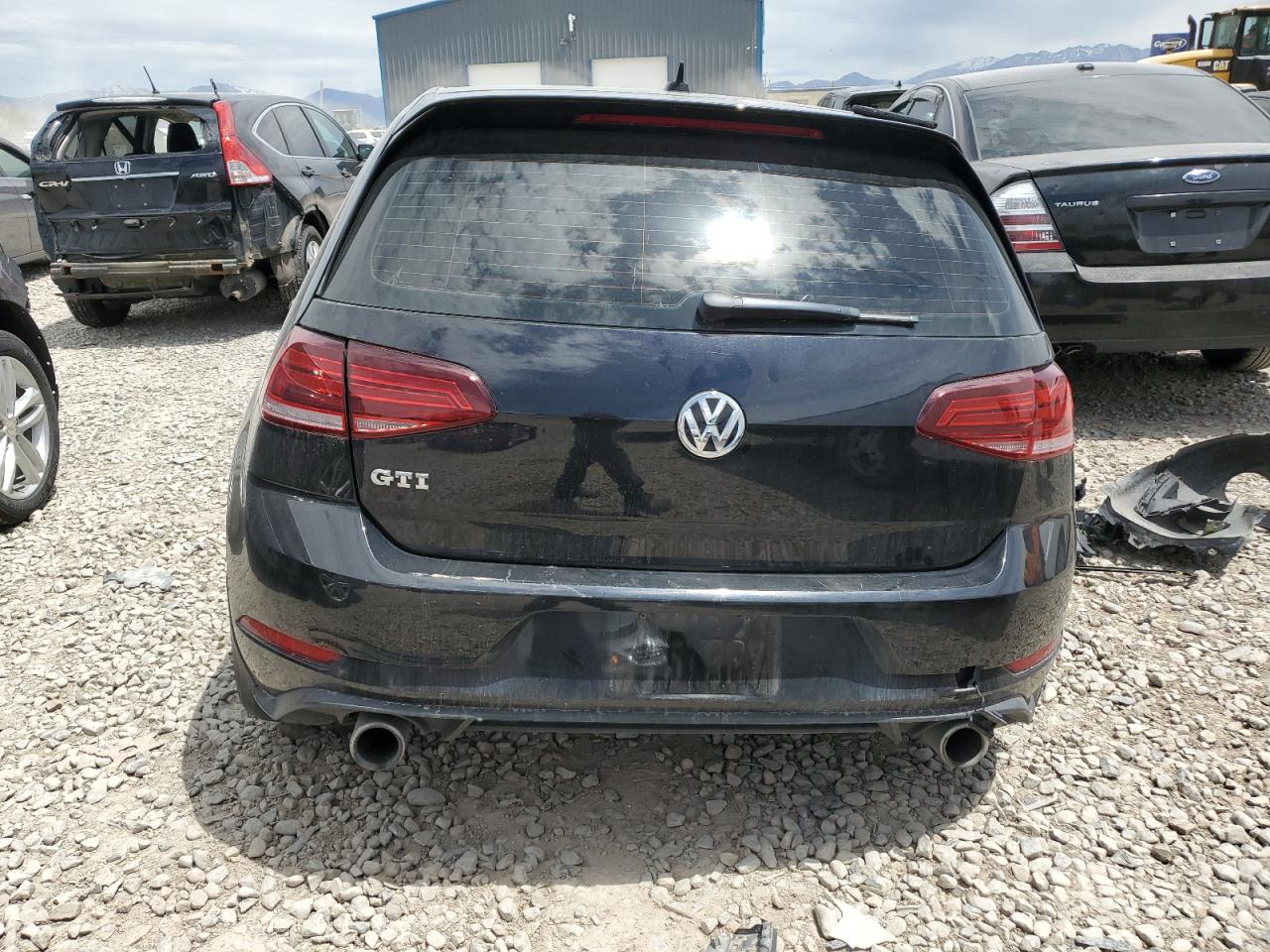 Photo 5 VIN: 3VW547AU9JM266309 - VOLKSWAGEN GTI 