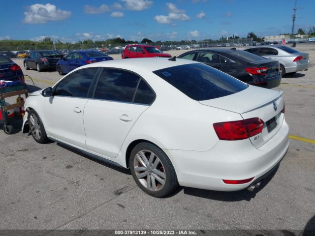 Photo 2 VIN: 3VW5A7AJ6DM243928 - VOLKSWAGEN GLI 