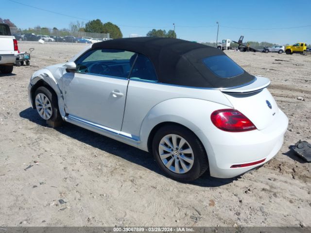 Photo 2 VIN: 3VW5DAAT8JM507054 - VOLKSWAGEN BEETLE 