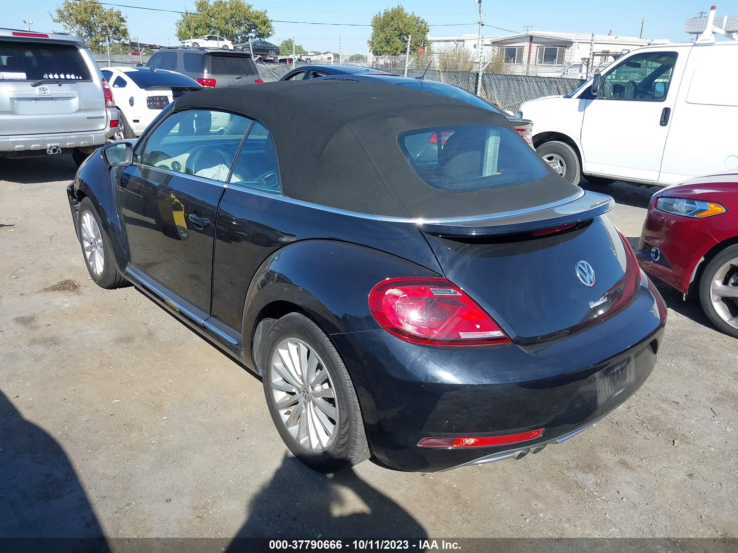 Photo 2 VIN: 3VW5DAAT9KM509851 - VOLKSWAGEN BEETLE 