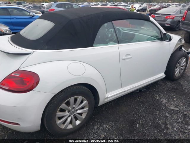 Photo 3 VIN: 3VW5DAATXJM516855 - VOLKSWAGEN BEETLE 