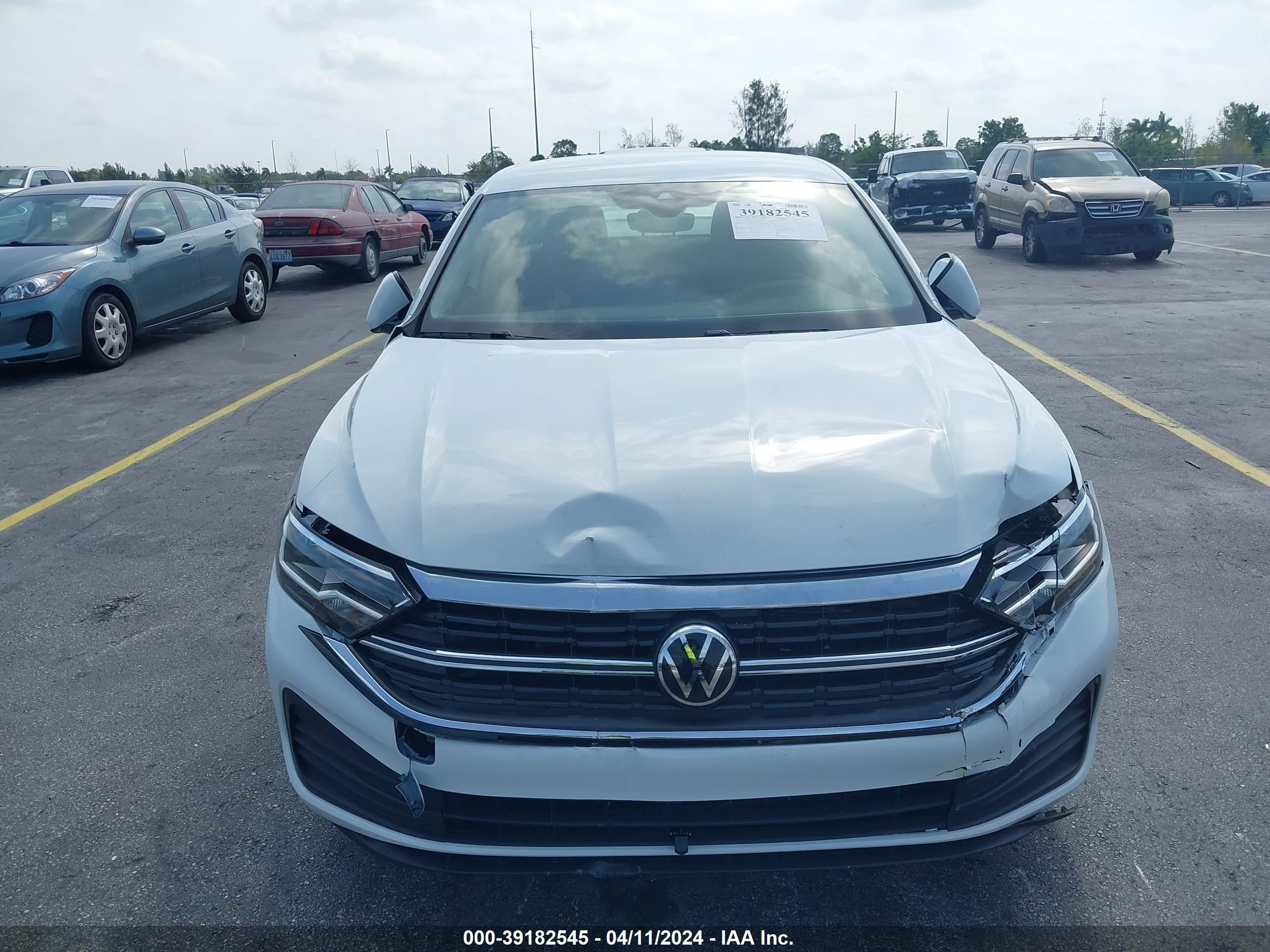 Photo 5 VIN: 3VW5M7BU0RM013678 - VOLKSWAGEN JETTA 