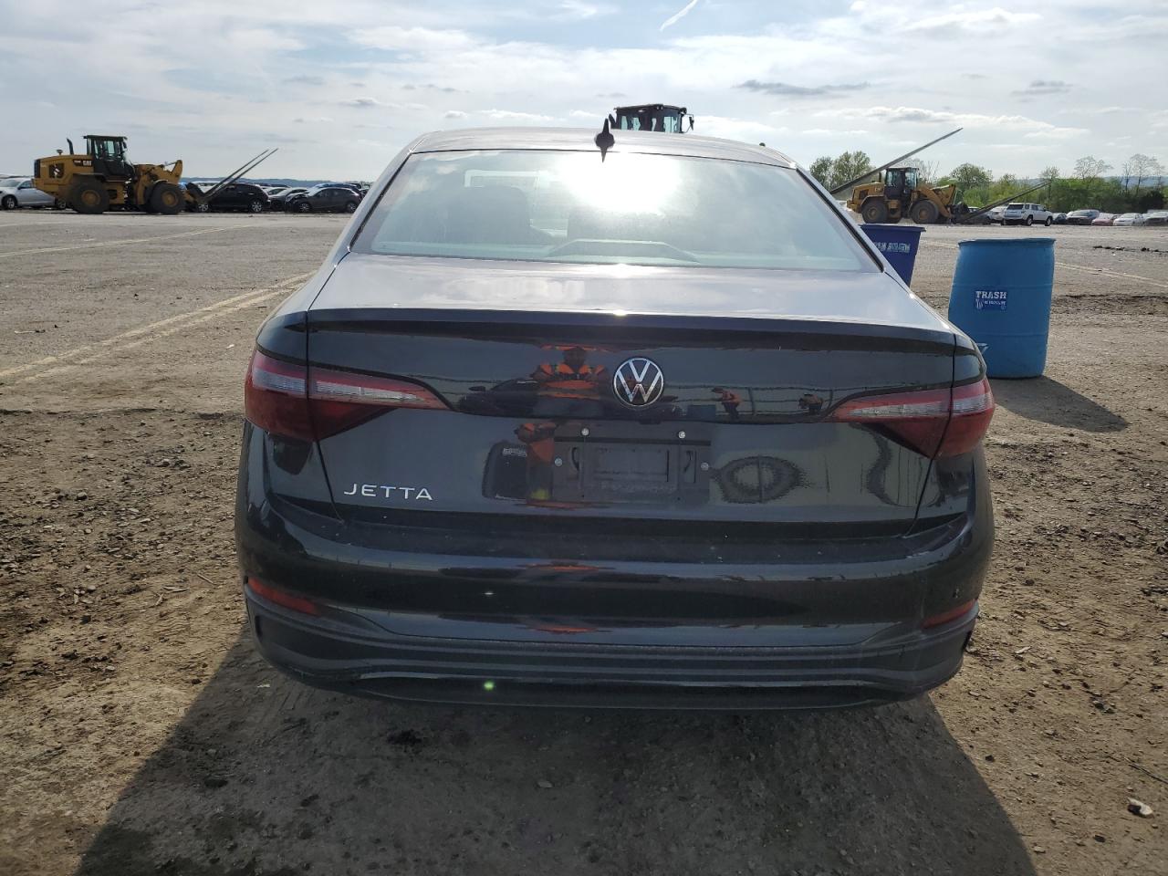 Photo 5 VIN: 3VW5M7BU3PM018984 - VOLKSWAGEN JETTA 