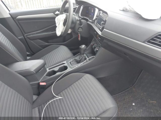 Photo 4 VIN: 3VW5M7BU7PM004716 - VOLKSWAGEN JETTA 