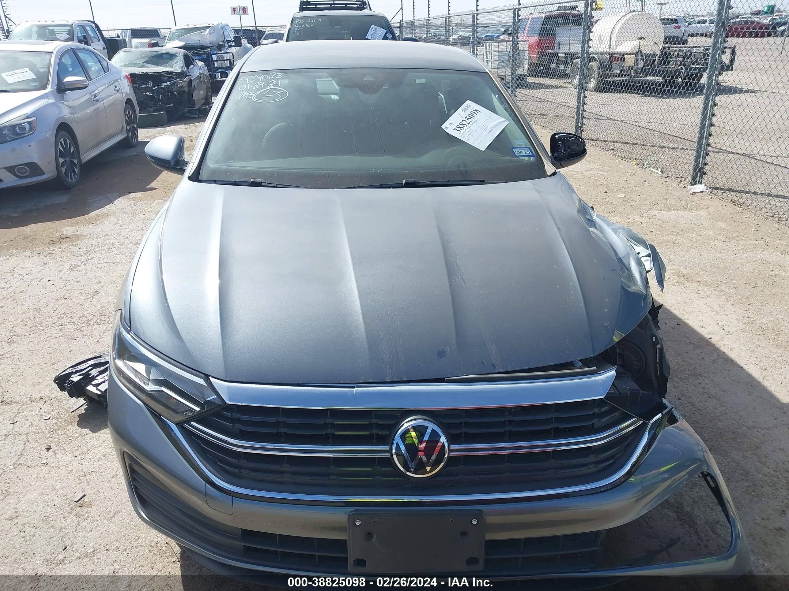 Photo 11 VIN: 3VW5M7BU8RM007000 - VOLKSWAGEN JETTA 