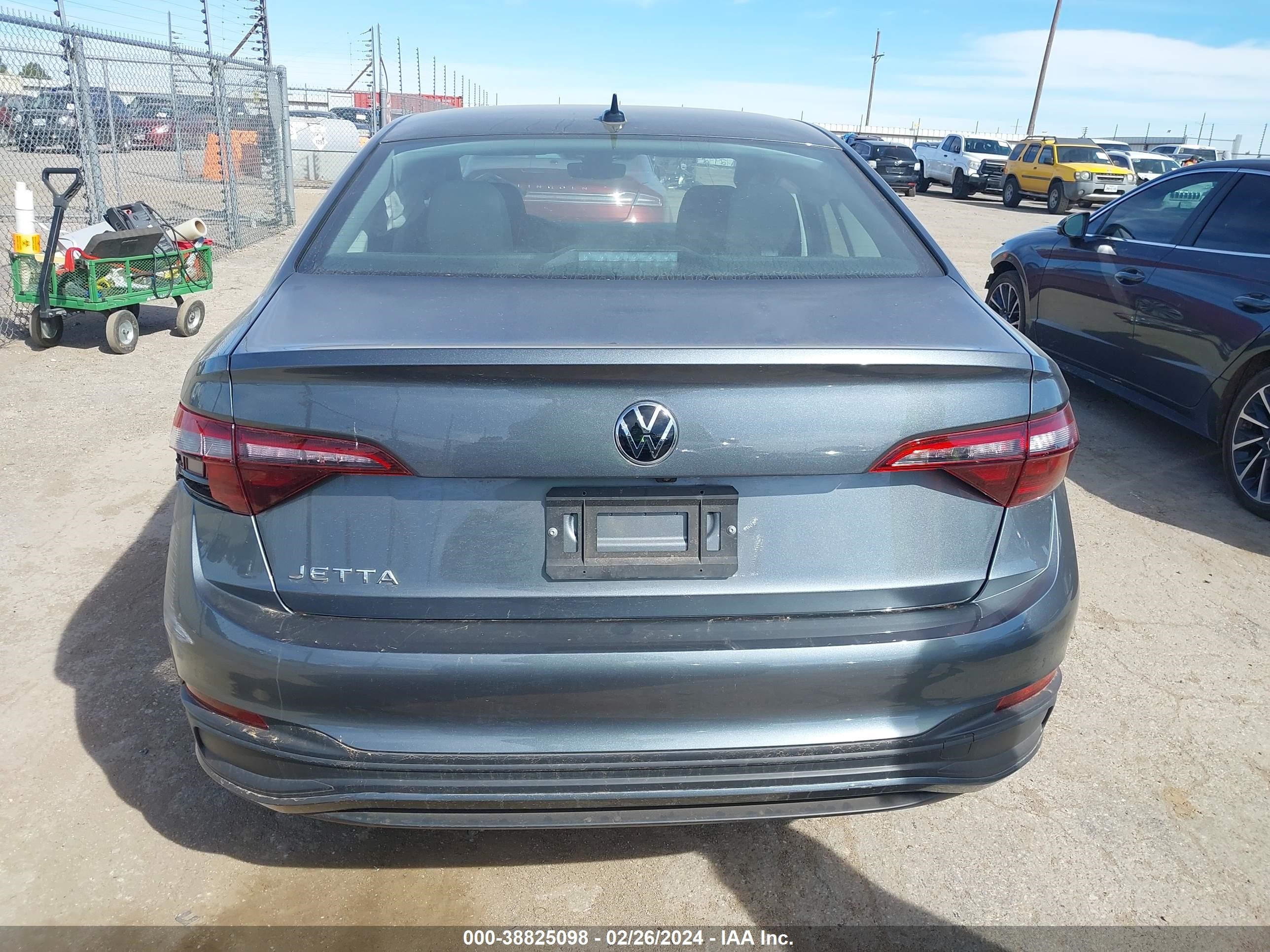 Photo 15 VIN: 3VW5M7BU8RM007000 - VOLKSWAGEN JETTA 