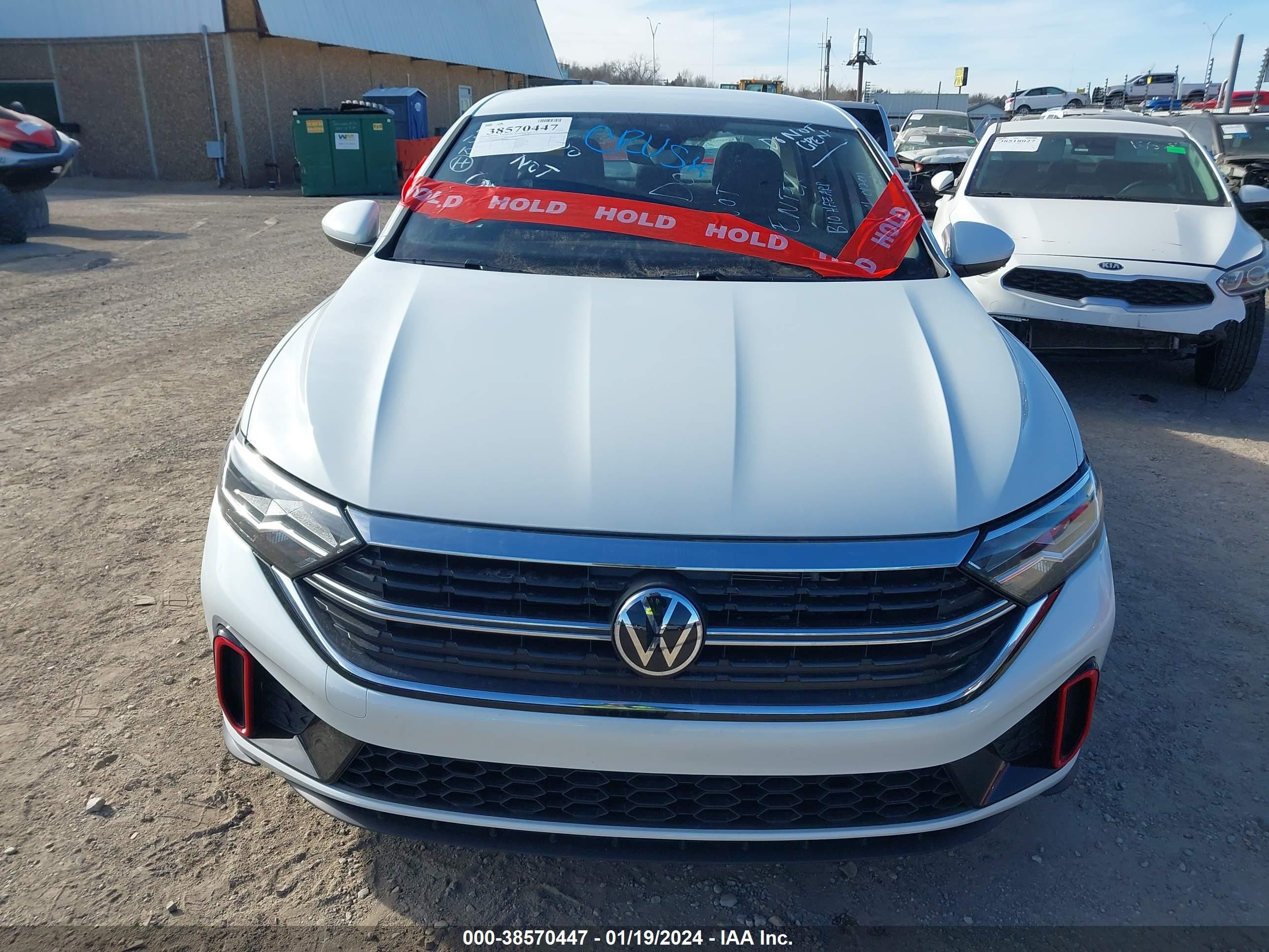 Photo 4 VIN: 3VW5M7BUXRM011372 - VOLKSWAGEN JETTA 