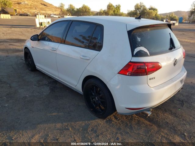 Photo 2 VIN: 3VW5T7AU2FM010006 - VOLKSWAGEN GTI 