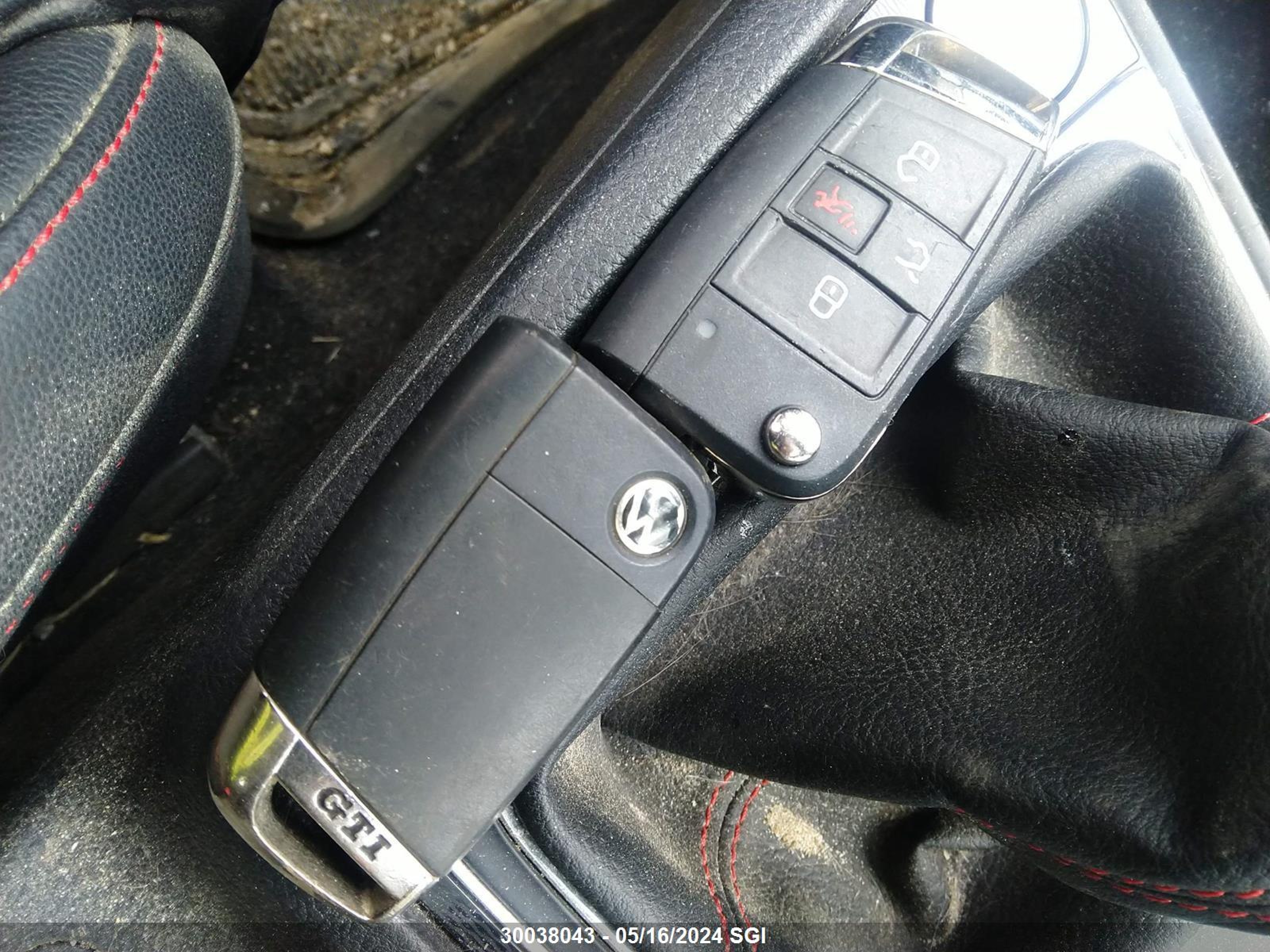 Photo 10 VIN: 3VW5T7AU4FM002943 - VOLKSWAGEN GTI 