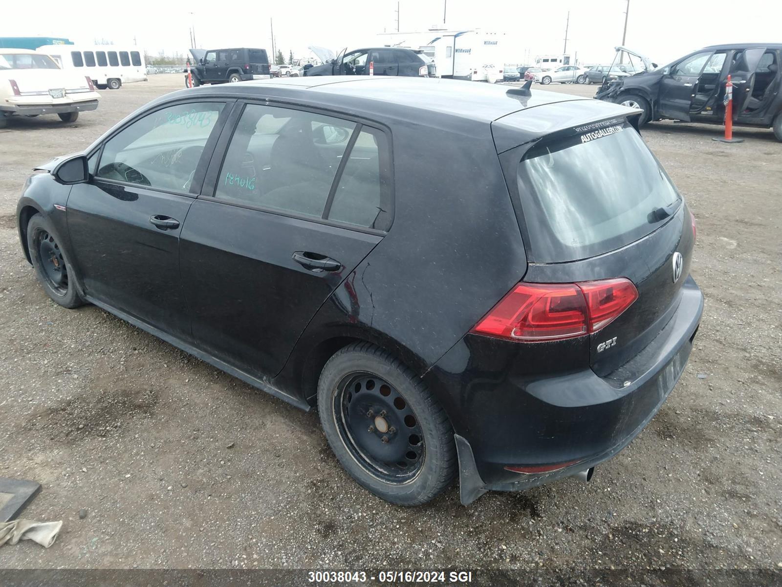 Photo 2 VIN: 3VW5T7AU4FM002943 - VOLKSWAGEN GTI 