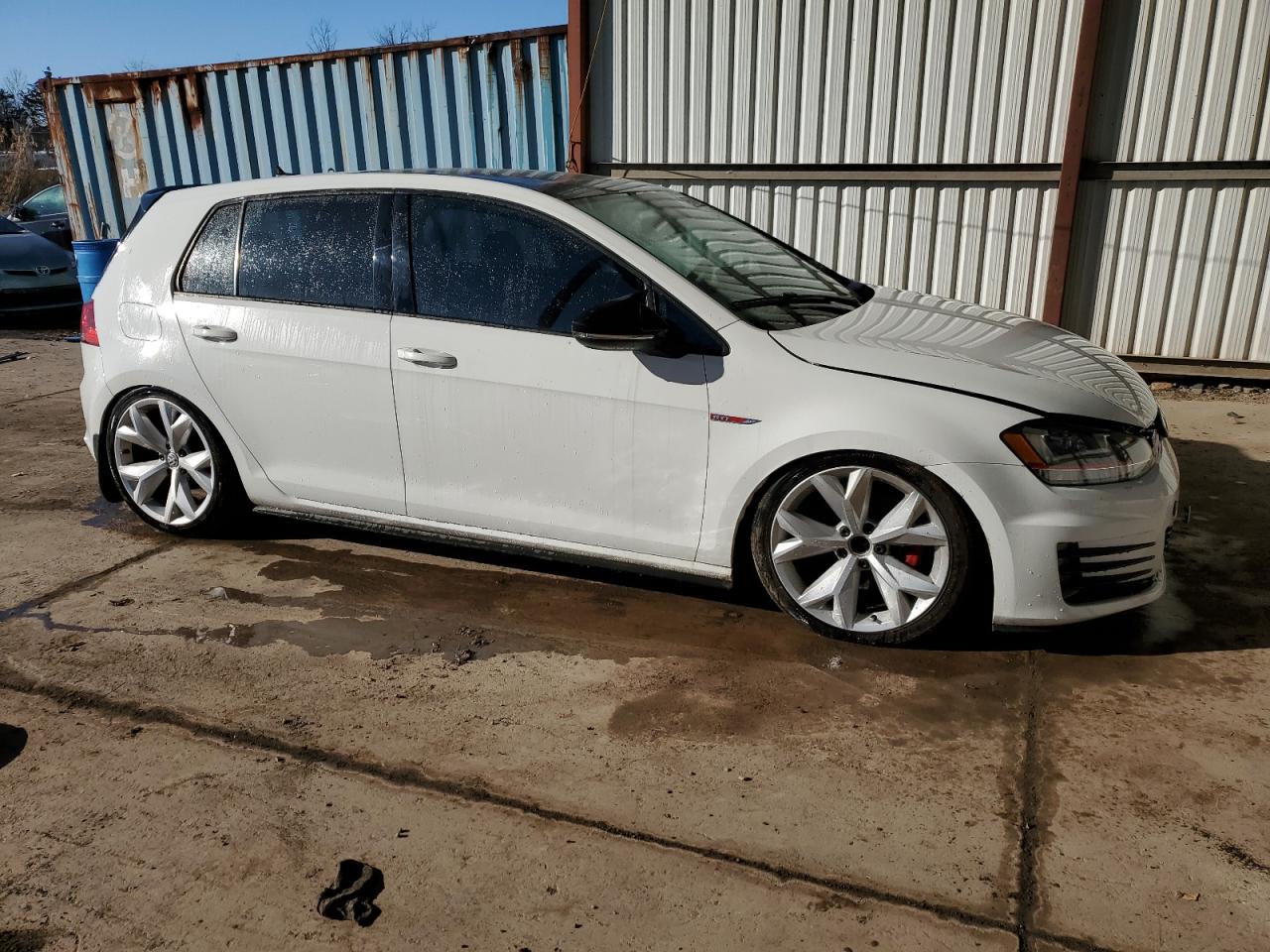 Photo 3 VIN: 3VW5T7AU4GM044451 - VOLKSWAGEN GTI 