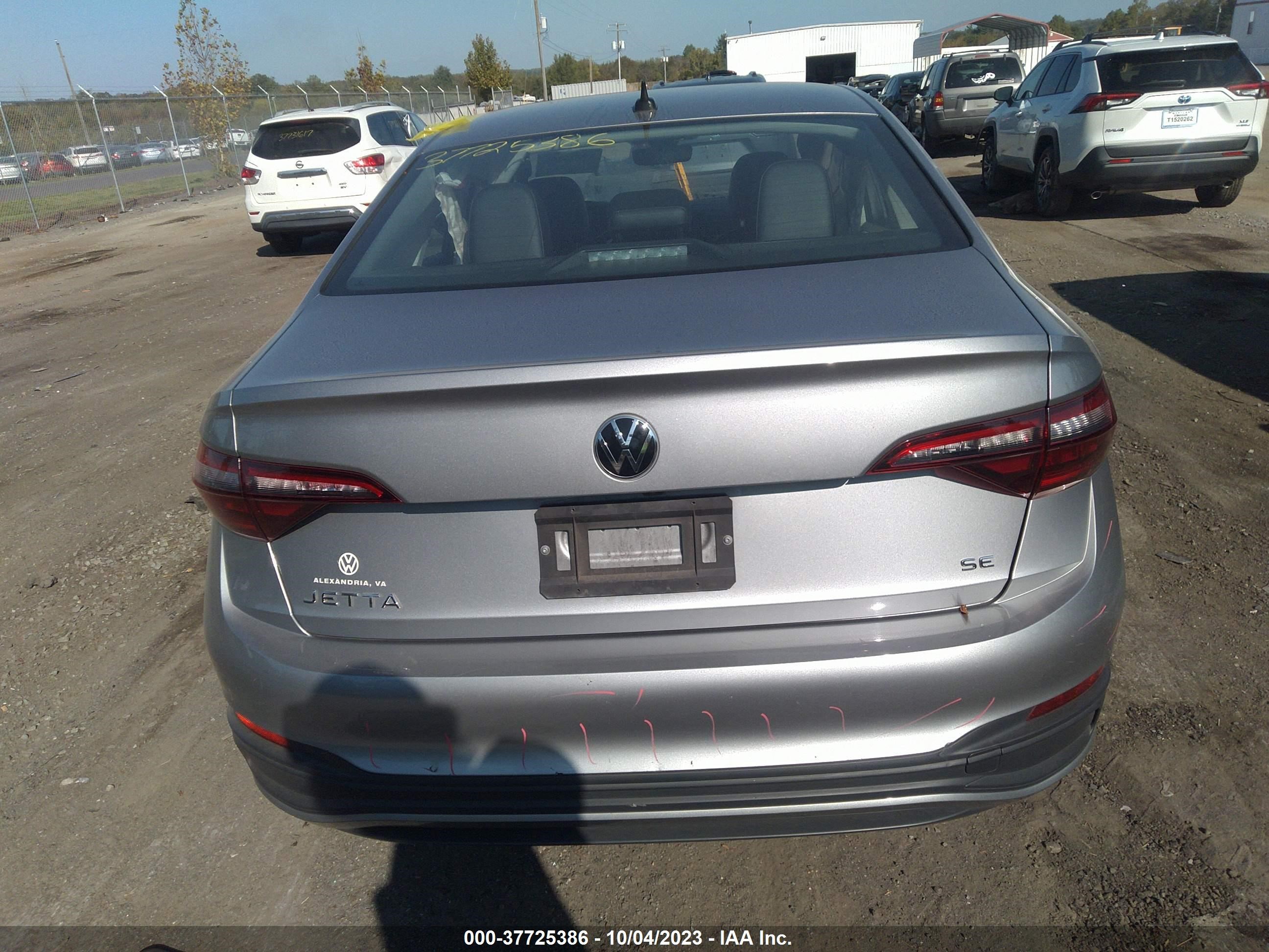 Photo 15 VIN: 3VW7M7BU7NM011770 - VOLKSWAGEN JETTA 