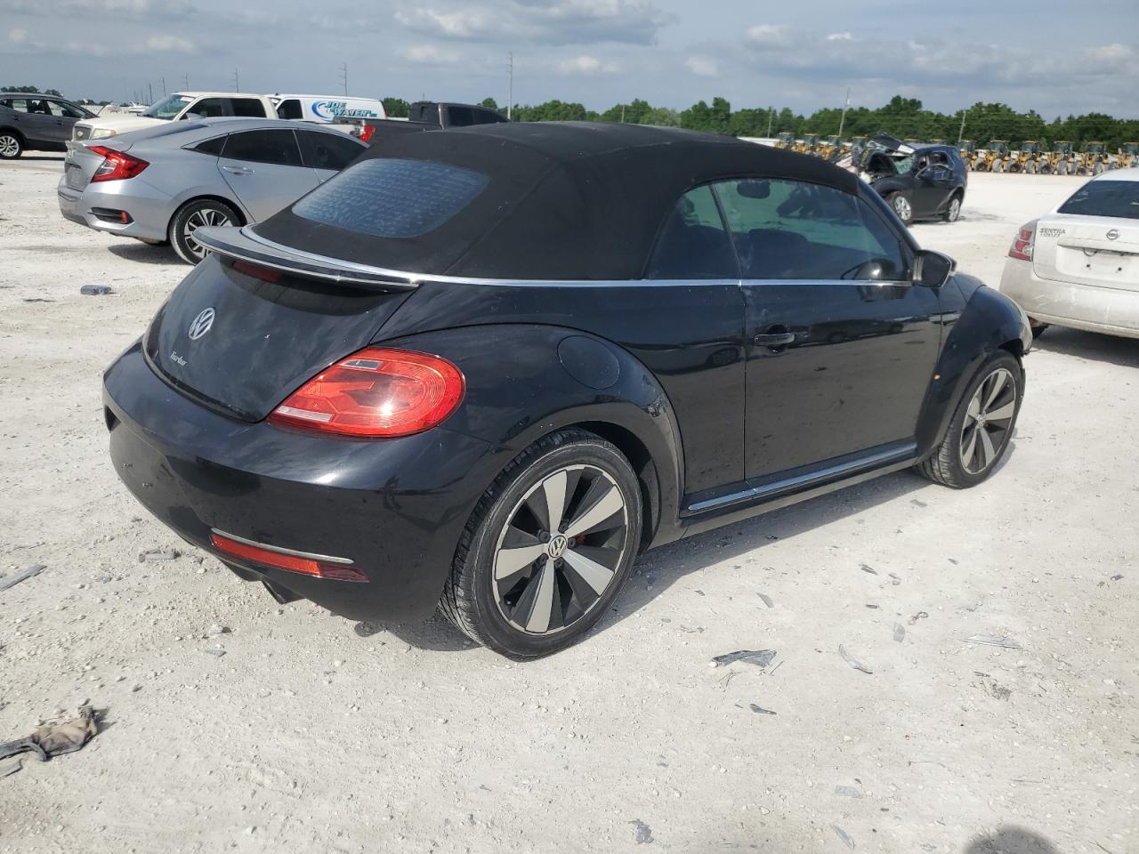 Photo 2 VIN: 3VW7T7AT7DM827629 - VOLKSWAGEN BEETLE 