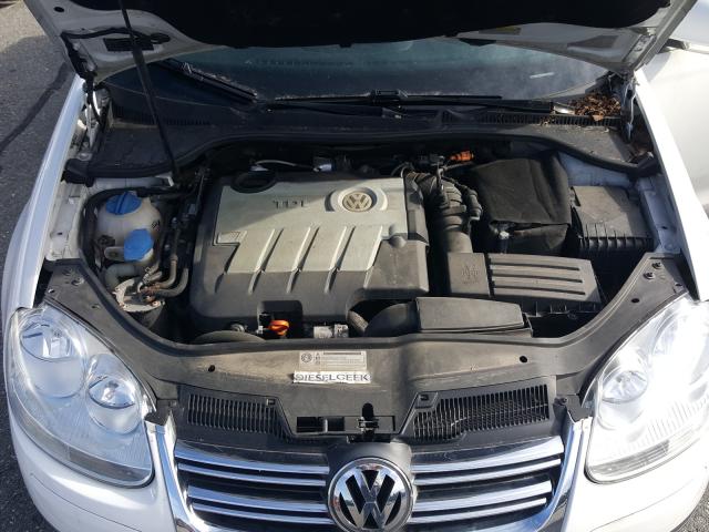 Photo 6 VIN: 3VWAL7AJ2AM097905 - VOLKSWAGEN JETTA TDI 