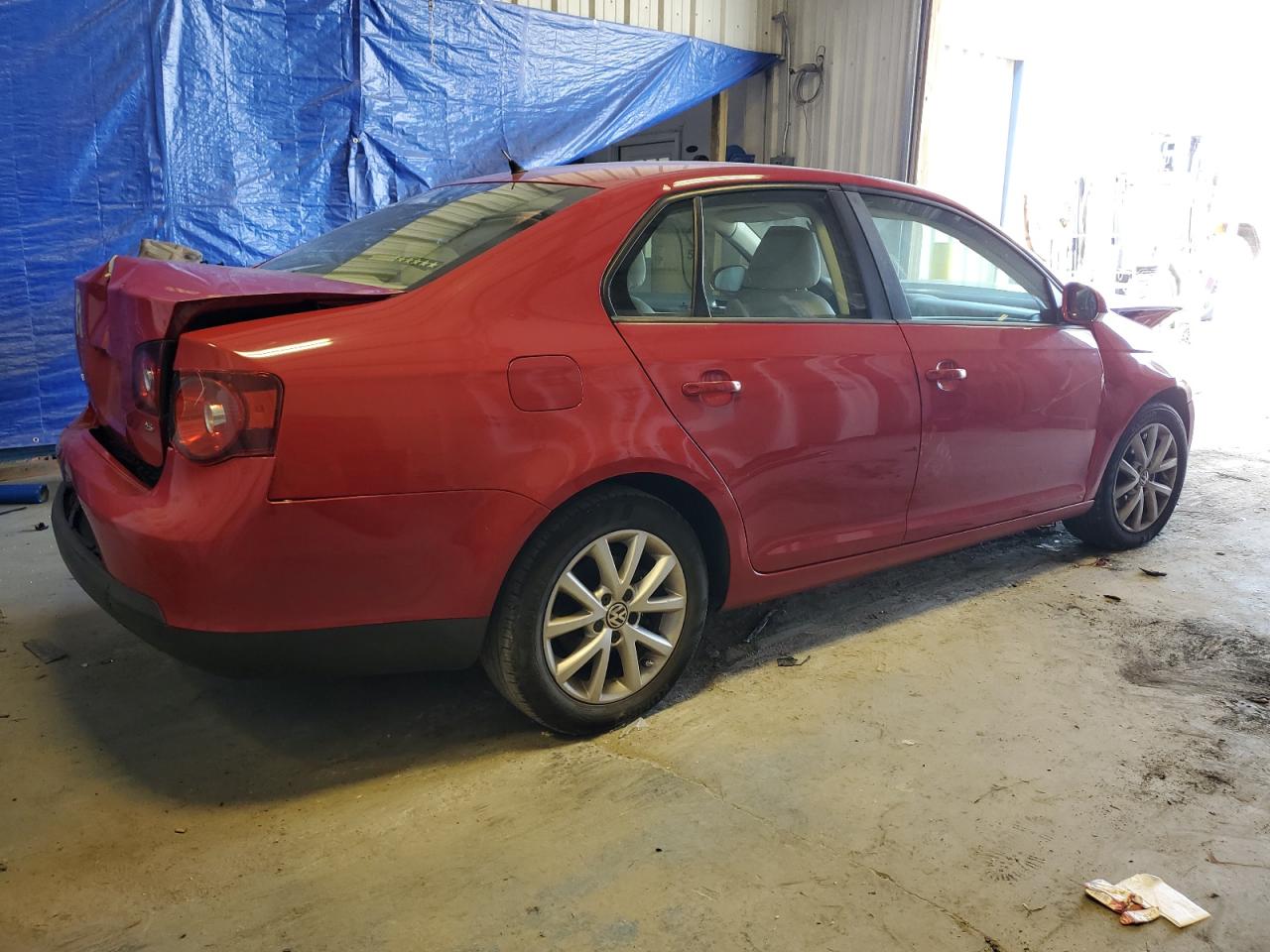 Photo 2 VIN: 3VWAX7AJ0AM104497 - VOLKSWAGEN JETTA 