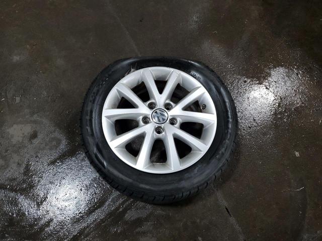 Photo 11 VIN: 3VWAX7AJ3AM121021 - VOLKSWAGEN JETTA 