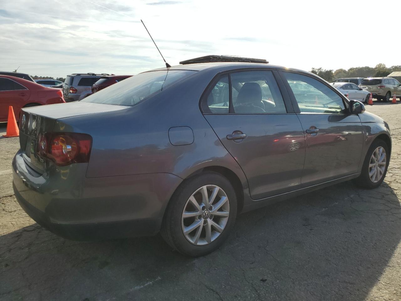 Photo 2 VIN: 3VWAX7AJ6AM162274 - VOLKSWAGEN JETTA 