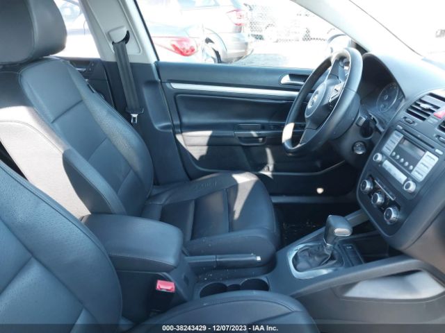 Photo 4 VIN: 3VWAX7AJ7AM157908 - VOLKSWAGEN JETTA 