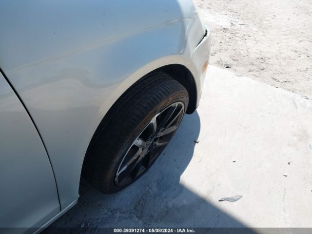 Photo 5 VIN: 3VWAZ7AJ2AM073117 - VOLKSWAGEN JETTA 