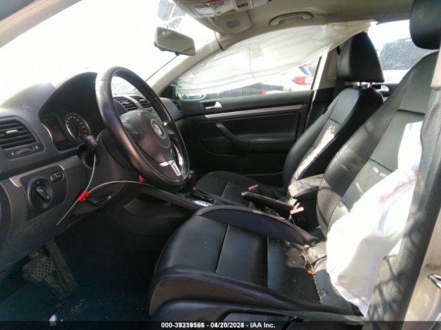 Photo 4 VIN: 3VWAZ7AJ7AM098319 - VOLKSWAGEN JETTA 