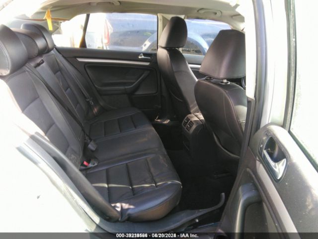 Photo 7 VIN: 3VWAZ7AJ7AM098319 - VOLKSWAGEN JETTA 