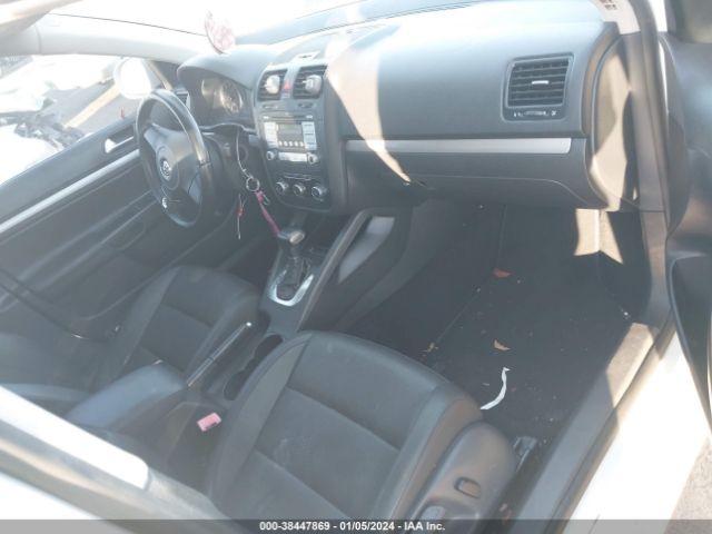 Photo 4 VIN: 3VWAZ7AJ7AM117497 - VOLKSWAGEN JETTA 