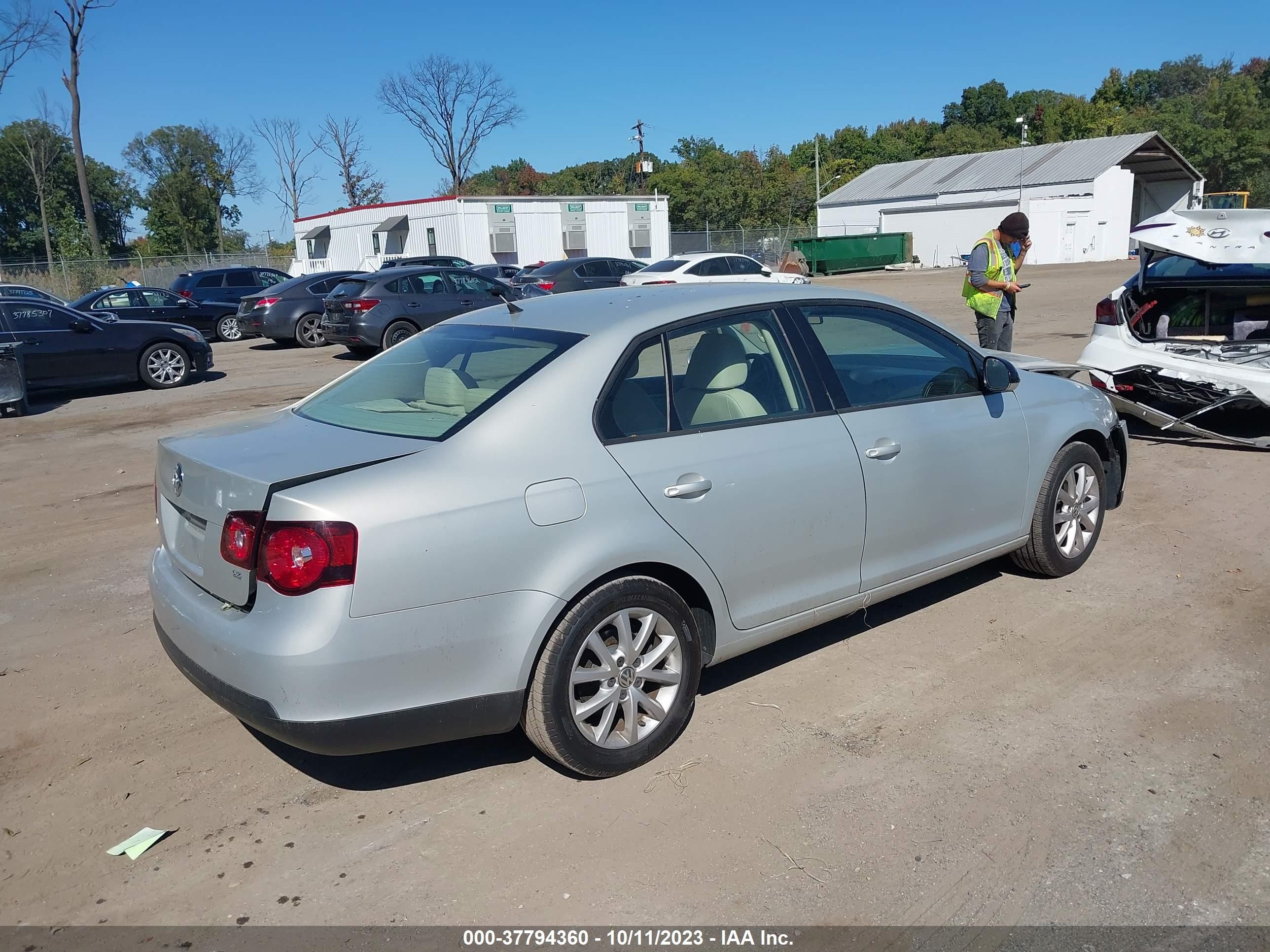 Photo 3 VIN: 3VWAZ7AJ9AM101978 - VOLKSWAGEN JETTA 