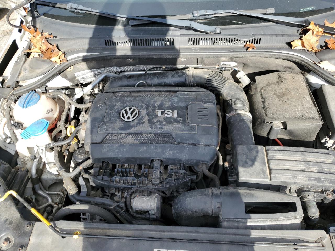 Photo 10 VIN: 3VWB17AJ1FM307931 - VOLKSWAGEN JETTA 