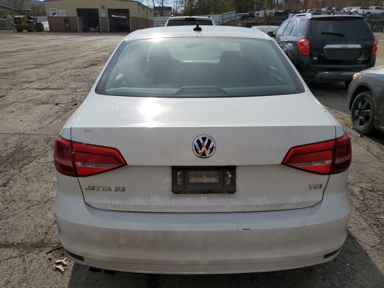 Photo 5 VIN: 3VWB17AJ1FM307931 - VOLKSWAGEN JETTA 