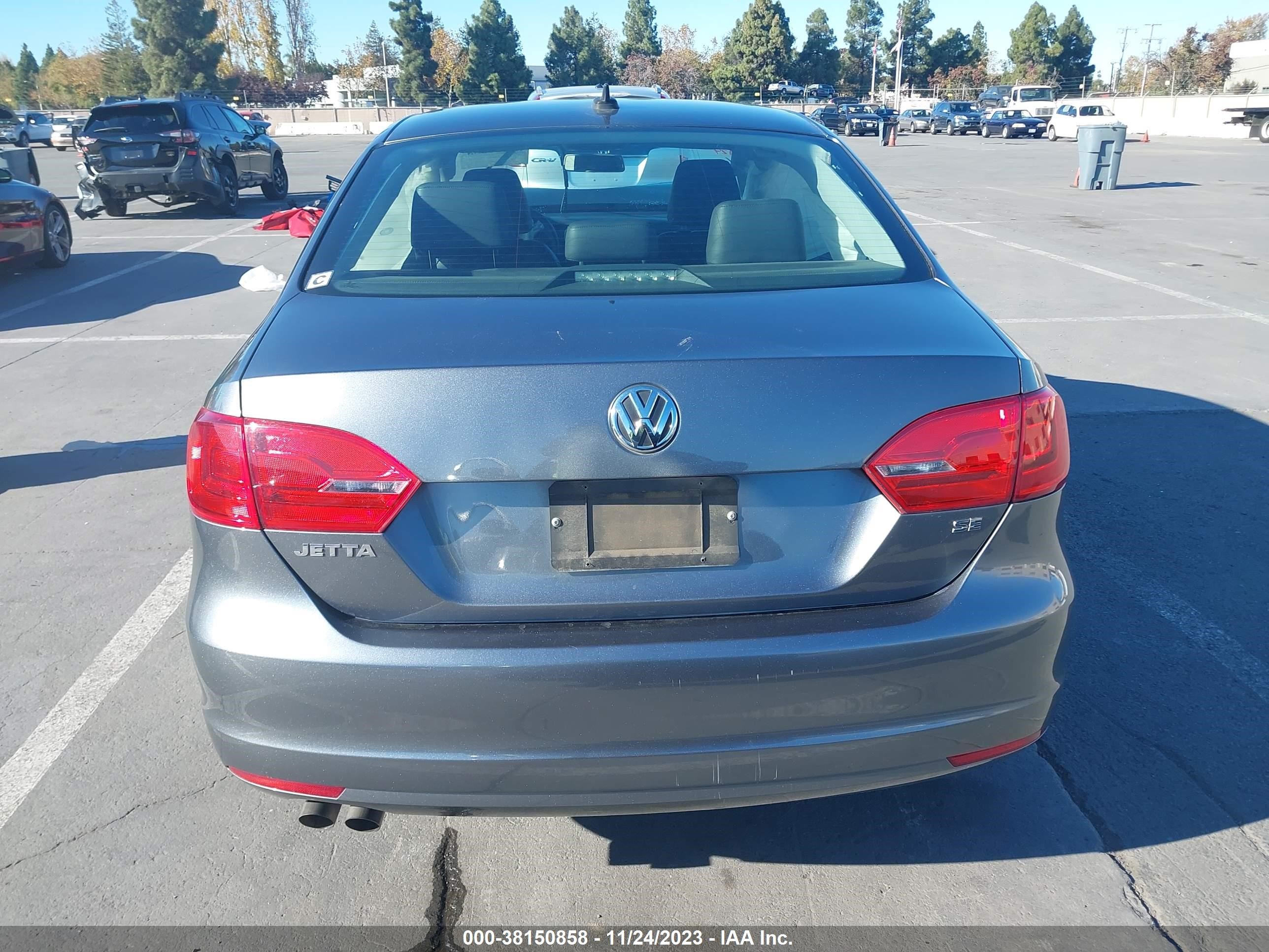 Photo 15 VIN: 3VWB17AJ5EM223190 - VOLKSWAGEN JETTA 